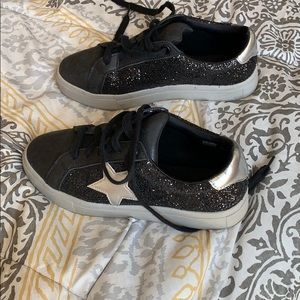 Time and Tru sneakers